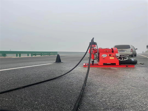 西宁马路路基路面开裂下沉注浆加固灌浆